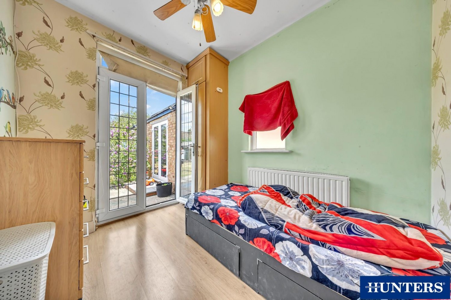 4 bedroom Bungalow for sale in Melbourne Gardens, Chadwell Heath, RM6