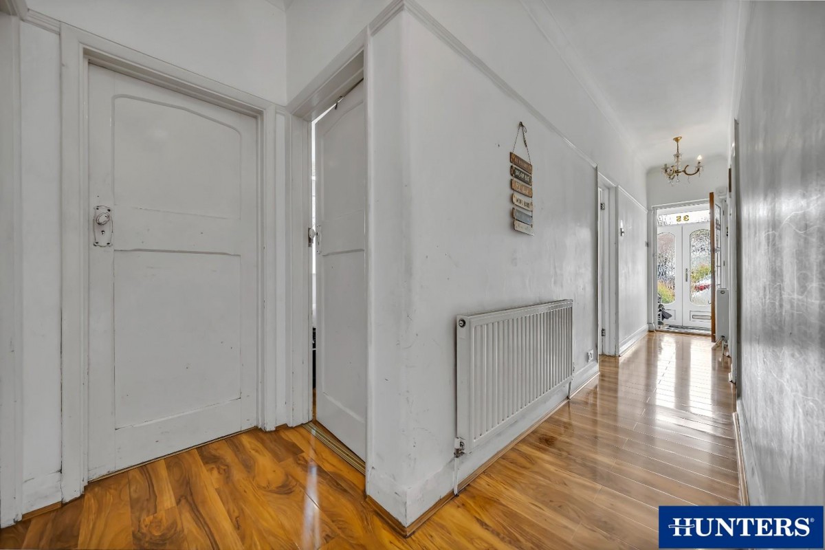 Melbourne Gardens, Chadwell Heath, RM6