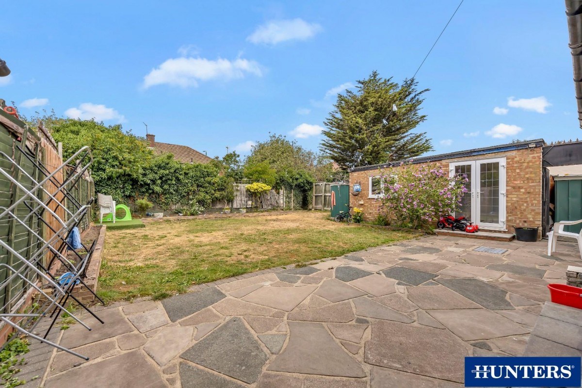 Melbourne Gardens, Chadwell Heath, RM6