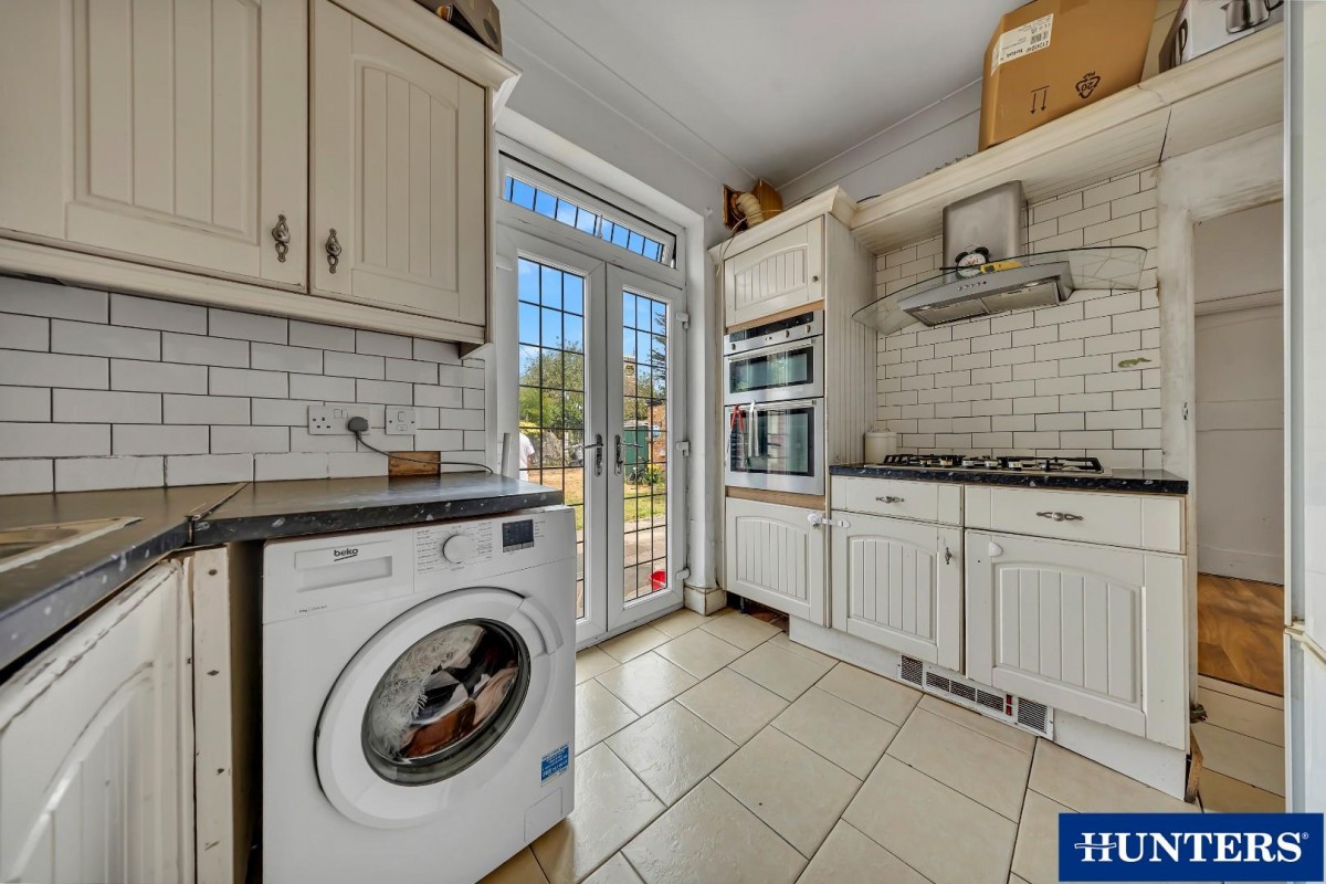Melbourne Gardens, Chadwell Heath, RM6