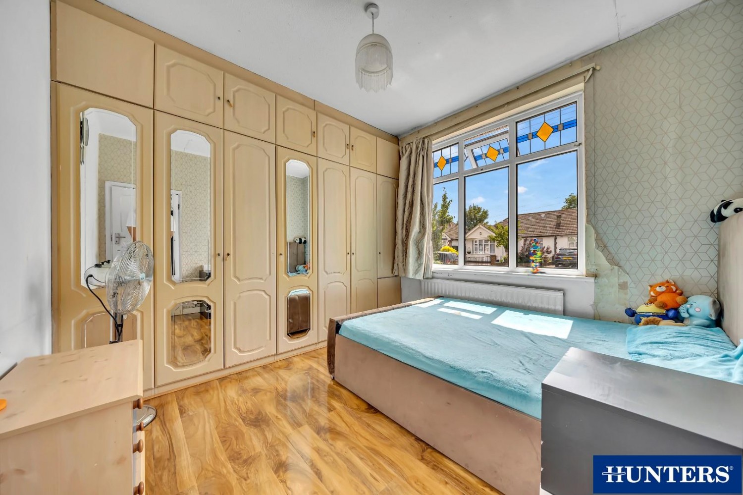 4 bedroom Bungalow for sale in Melbourne Gardens, Chadwell Heath, RM6