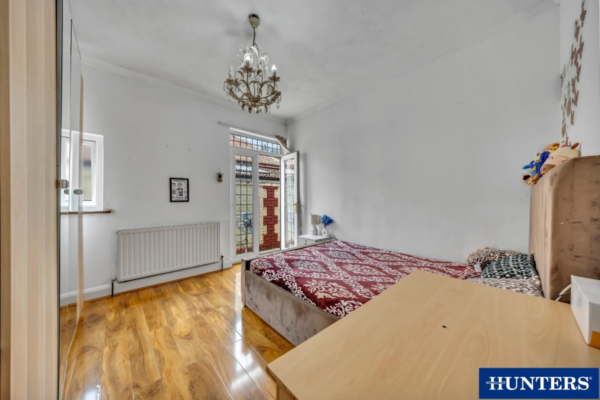 Melbourne Gardens, Chadwell Heath, RM6