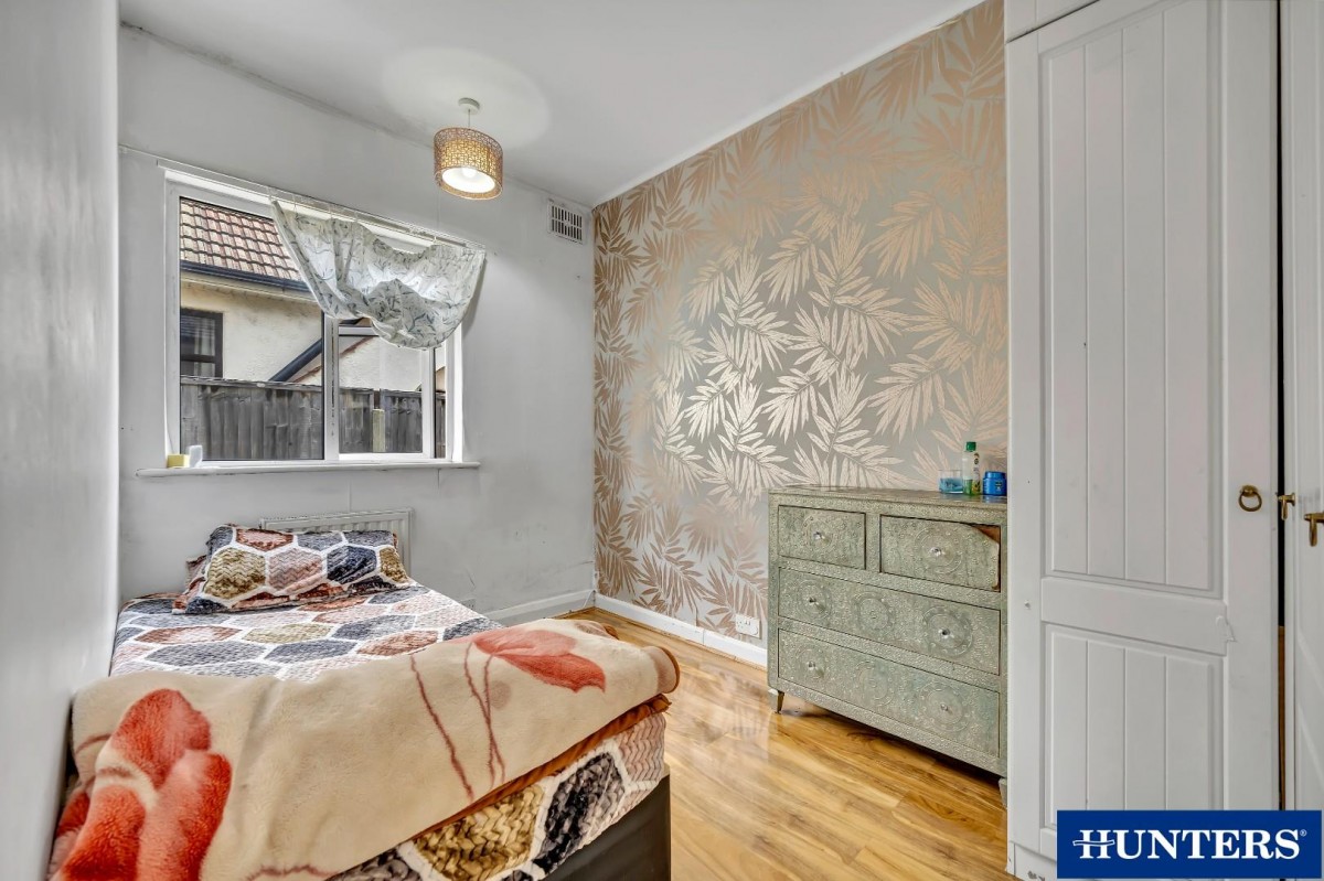 Melbourne Gardens, Chadwell Heath, RM6