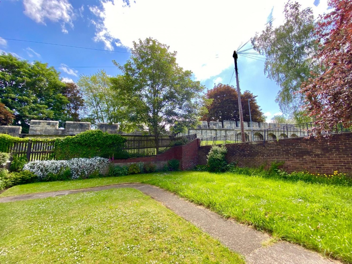 1 bedroom Flat to let in Rosemary Court, York