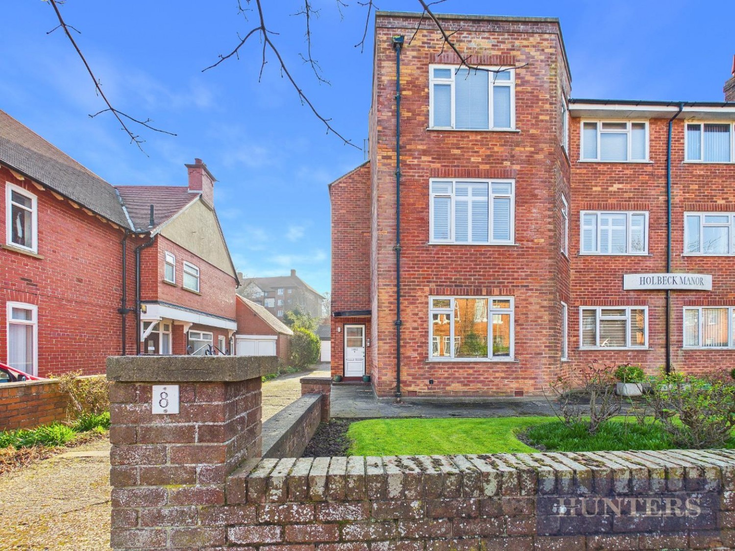 2 bedroom Flat to let in Holbeck Manor, Holbeck Avenue, Scarborough, North Yorkshire