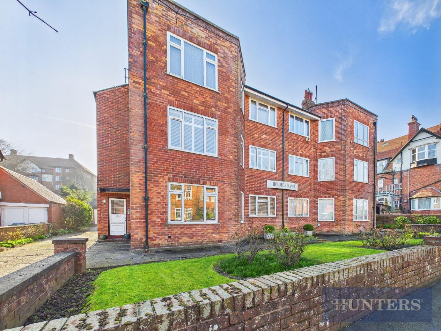 2 bedroom Flat to let in Holbeck Manor, Holbeck Avenue, Scarborough, North Yorkshire