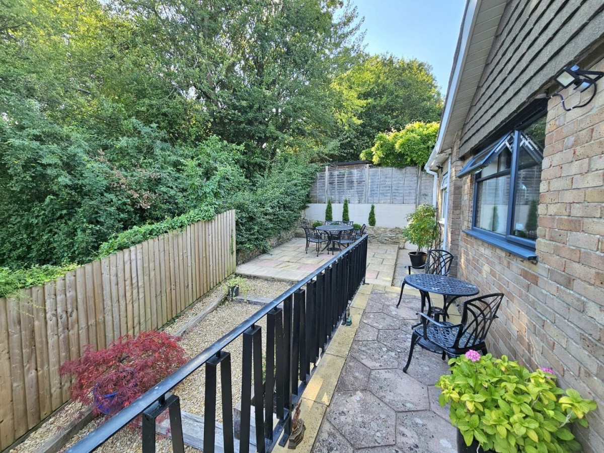 Holywell Road, Norman Hill, Dursley