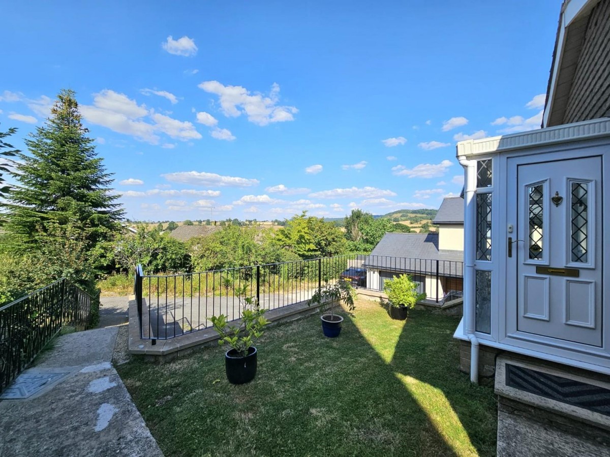 Holywell Road, Norman Hill, Dursley