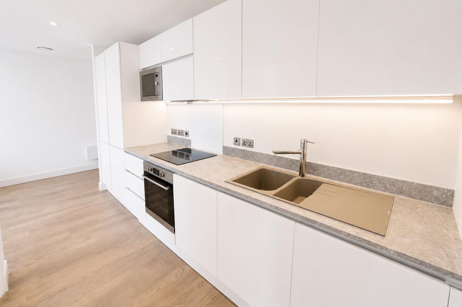 2 bedroom Flat to let in Hadrian Tower, Newcastle Upon Tyne, NE4