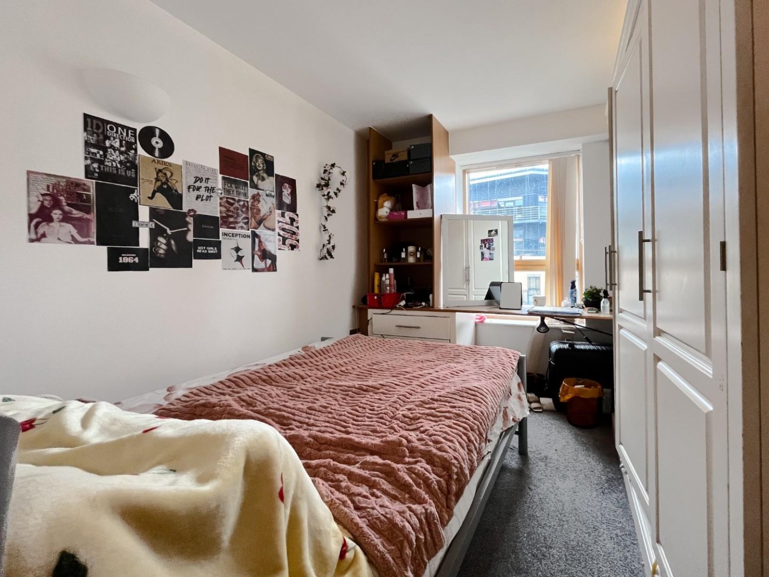 2 bedroom Flat to let in Whitehall Waterfront, 2 Riverside Way, Leeds