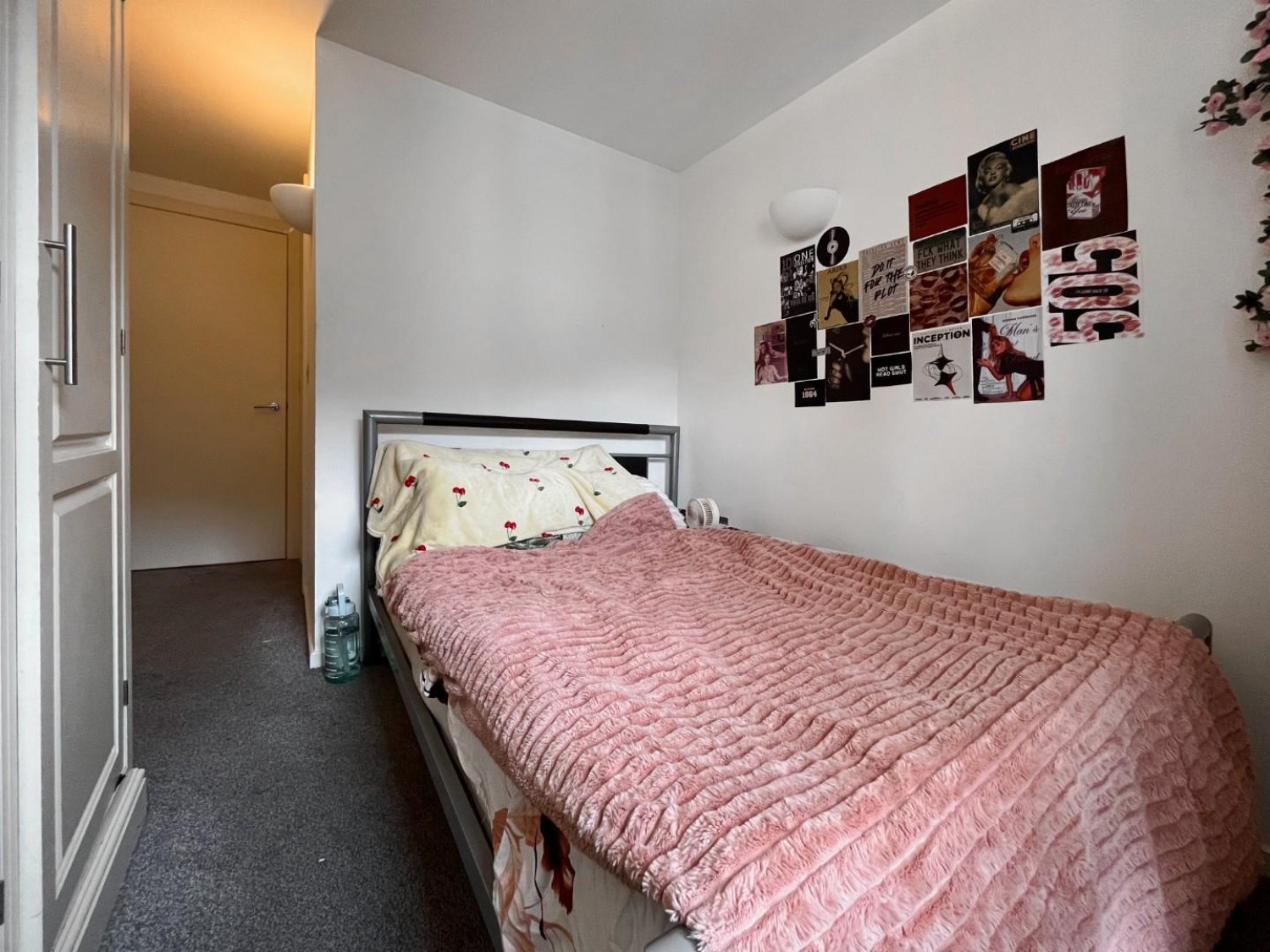 2 bedroom Flat to let in Whitehall Waterfront, 2 Riverside Way, Leeds
