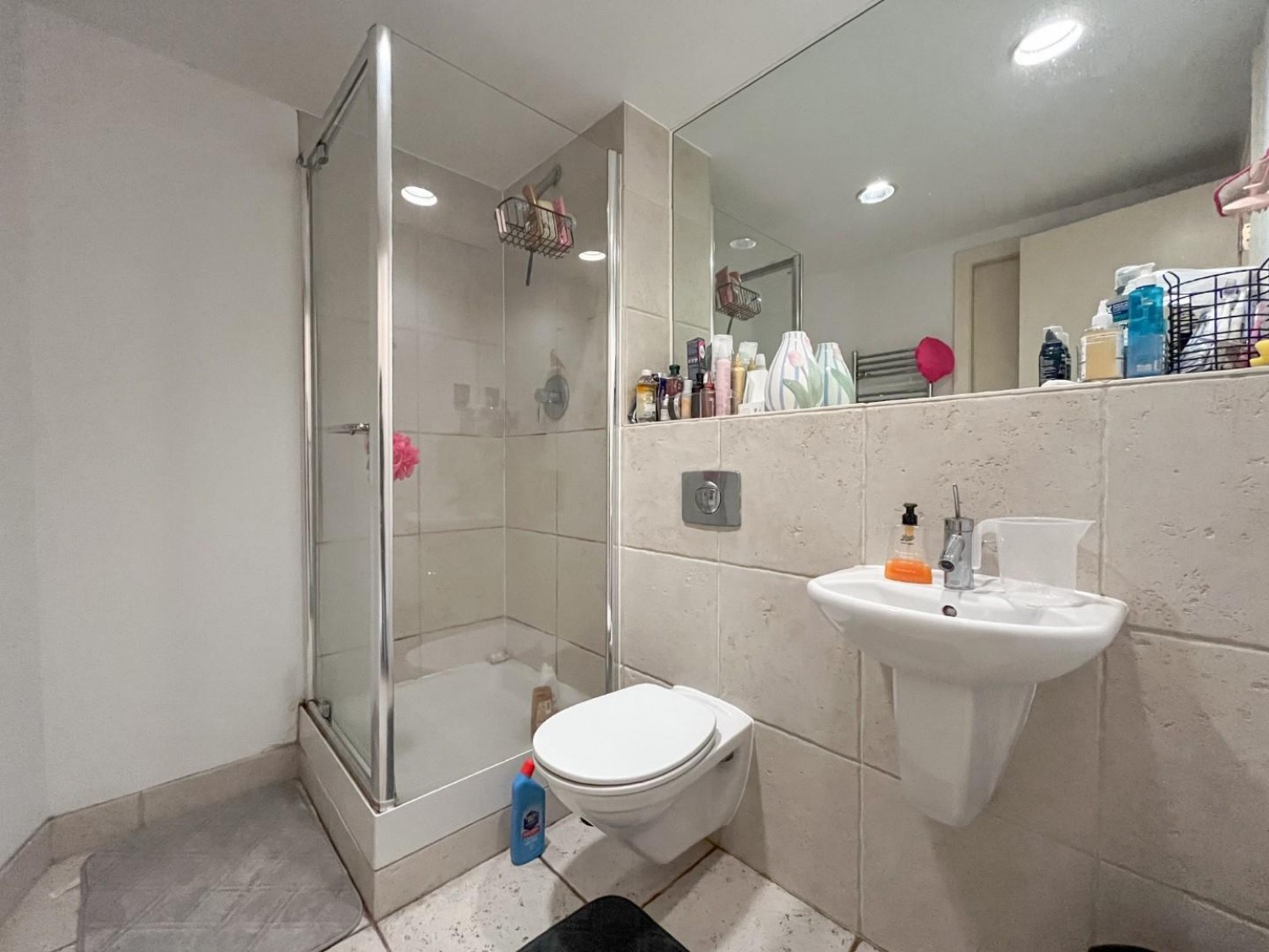 2 bedroom Flat to let in Whitehall Waterfront, 2 Riverside Way, Leeds