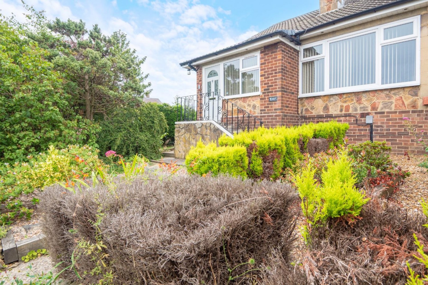 3 bedroom Bungalow to let in Meadow Park Crescent, Stanningley, Pudsey