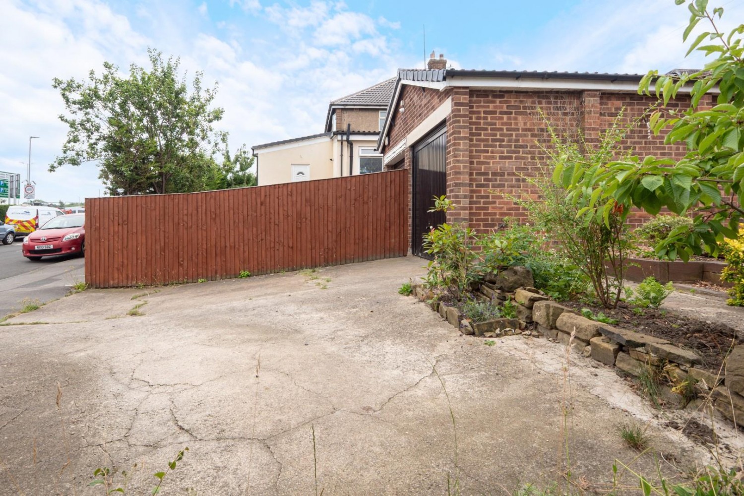 3 bedroom Bungalow to let in Meadow Park Crescent, Stanningley, Pudsey