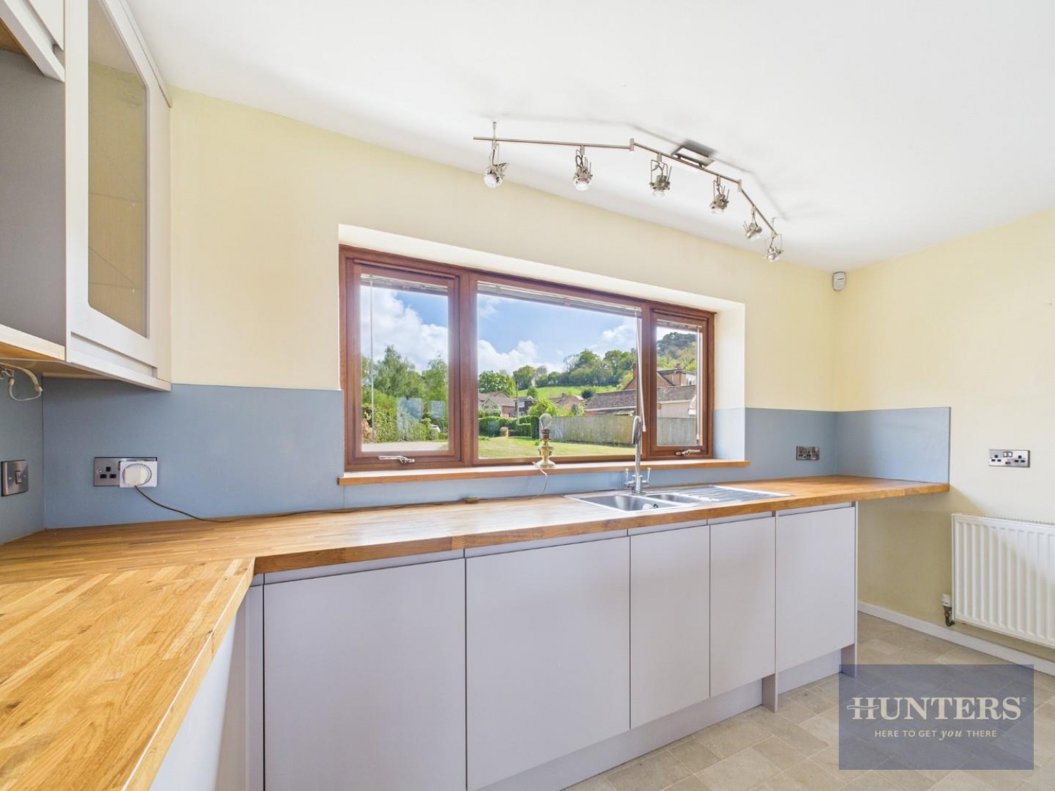 5 bedroom House for sale in Green Lane, Churchdown, Gloucester