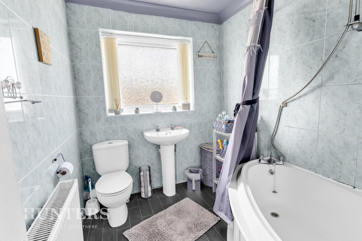 Shaftesbury Drive, Wardle, OL12 9LS