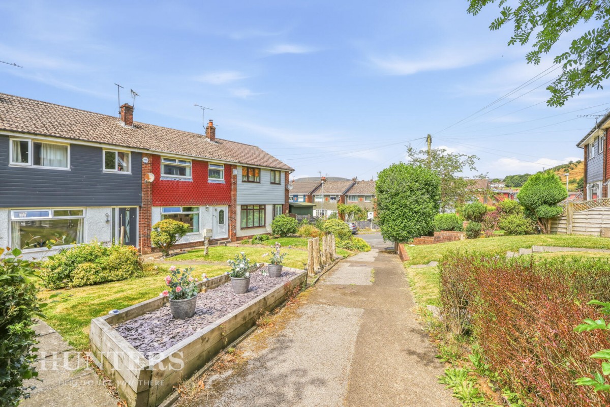 Shaftesbury Drive, Wardle, OL12 9LS