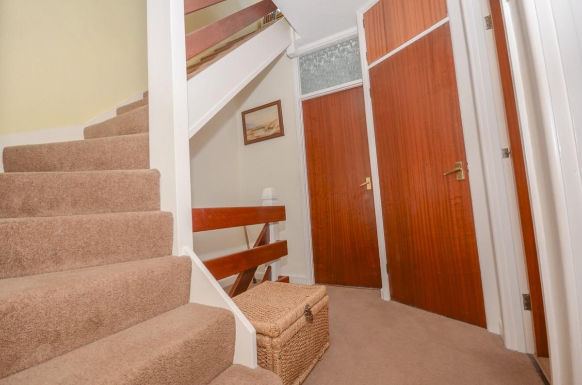 Oakdale Close, Downend, Bristol, BS16 6EE