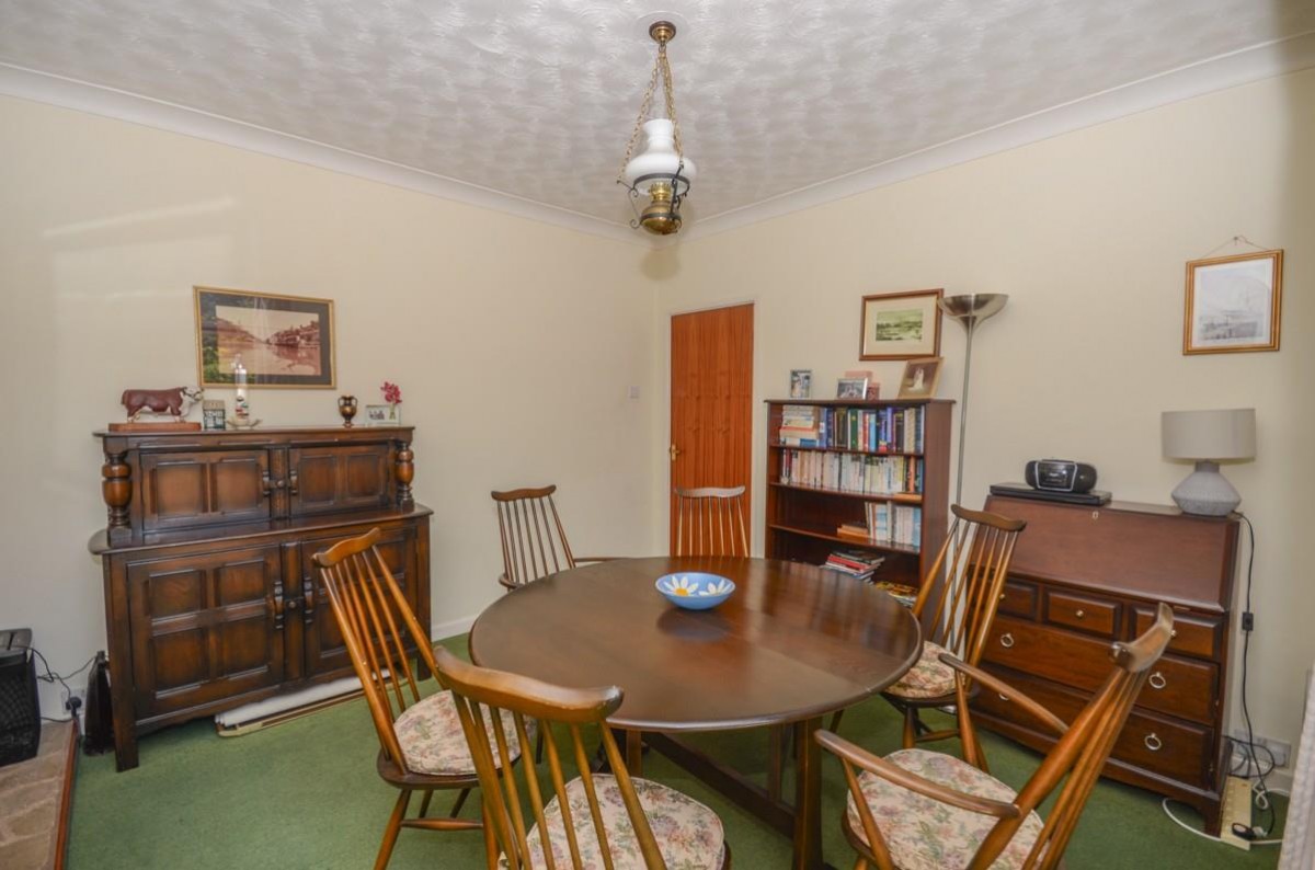 Oakdale Close, Downend, Bristol, BS16 6EE