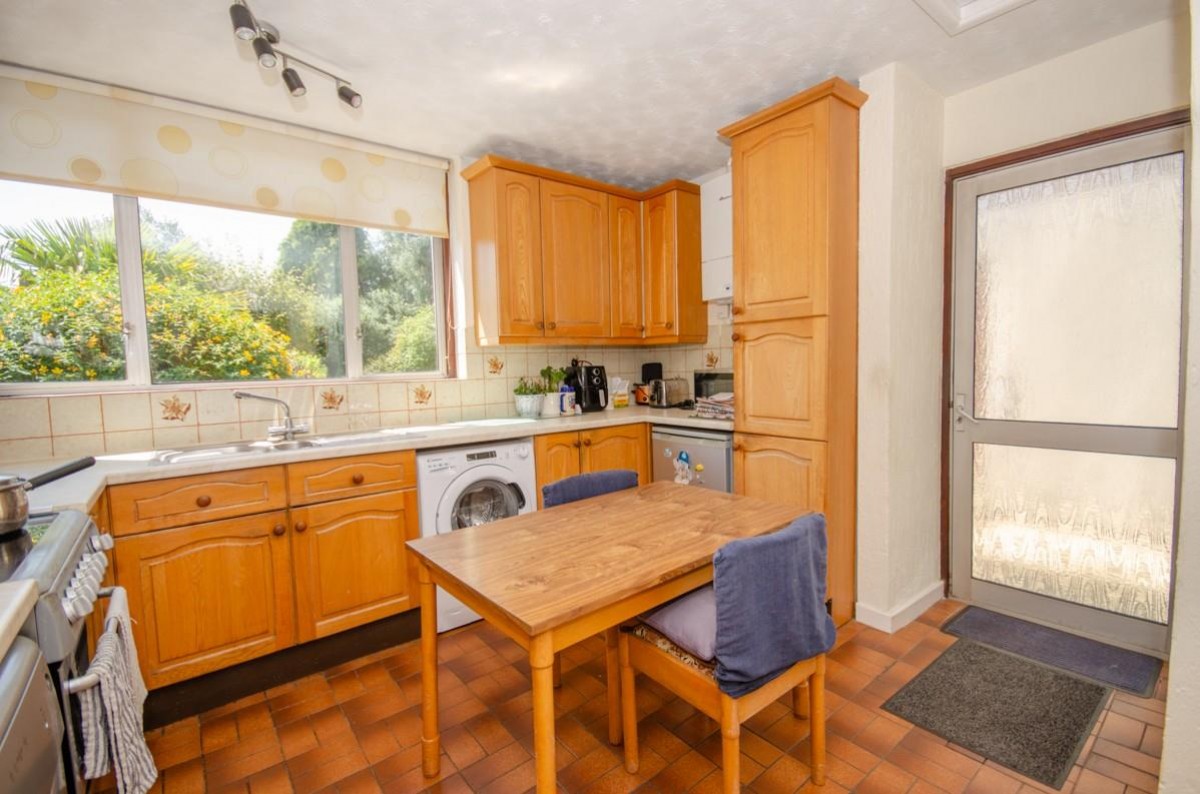 Oakdale Close, Downend, Bristol, BS16 6EE