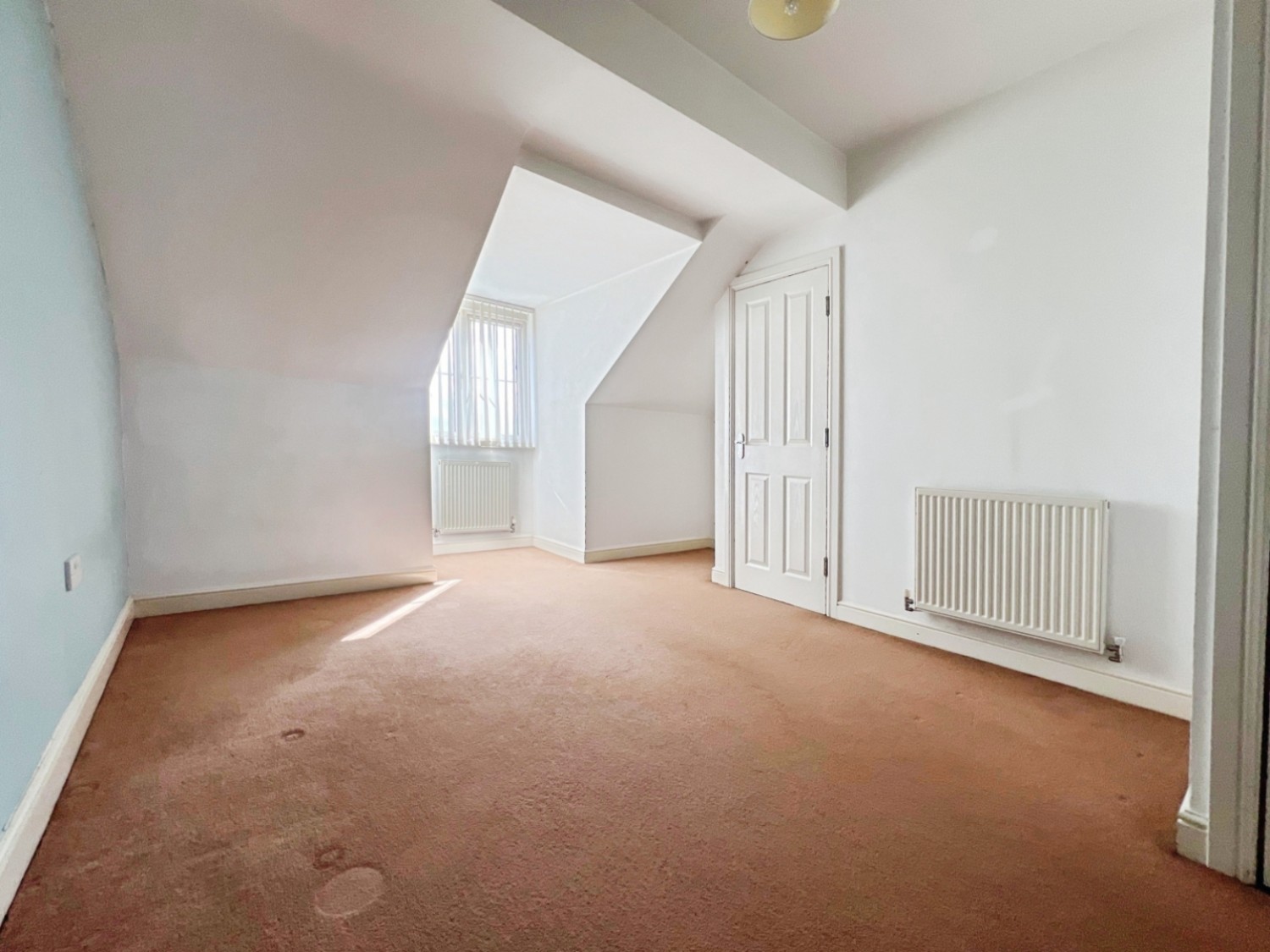 3 bedroom House for sale in Wentworth Road, Jump, Barnsley, S74 0QJ