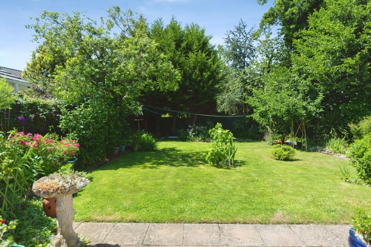 White House Way, Solihull