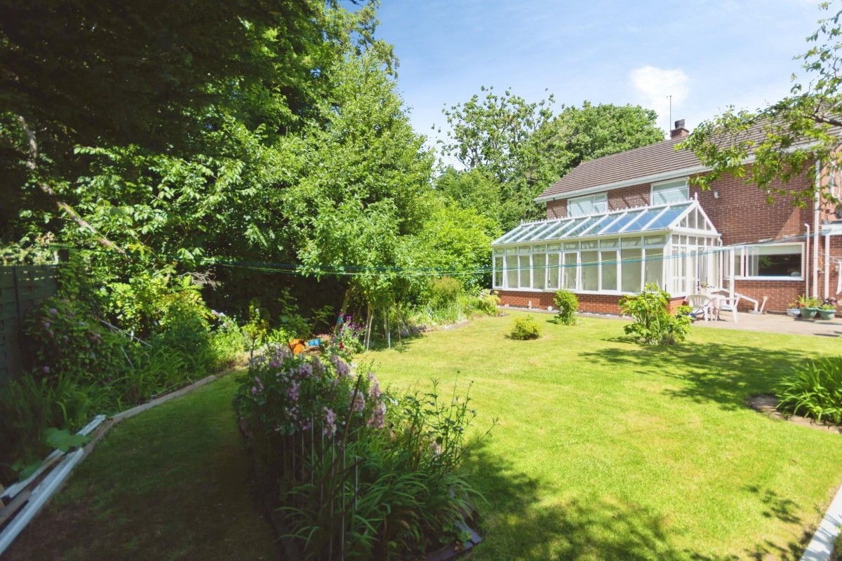 White House Way, Solihull