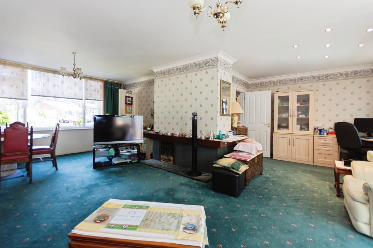 White House Way, Solihull