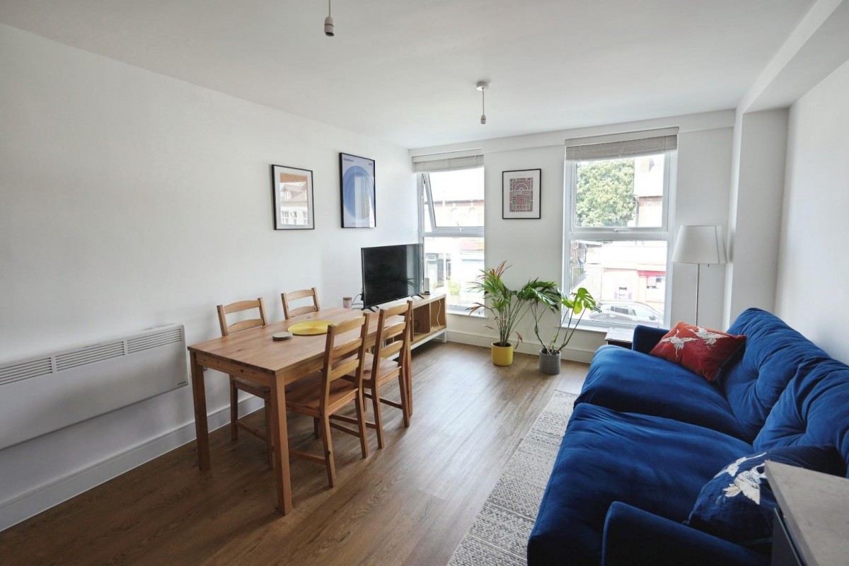393, Palatine Road