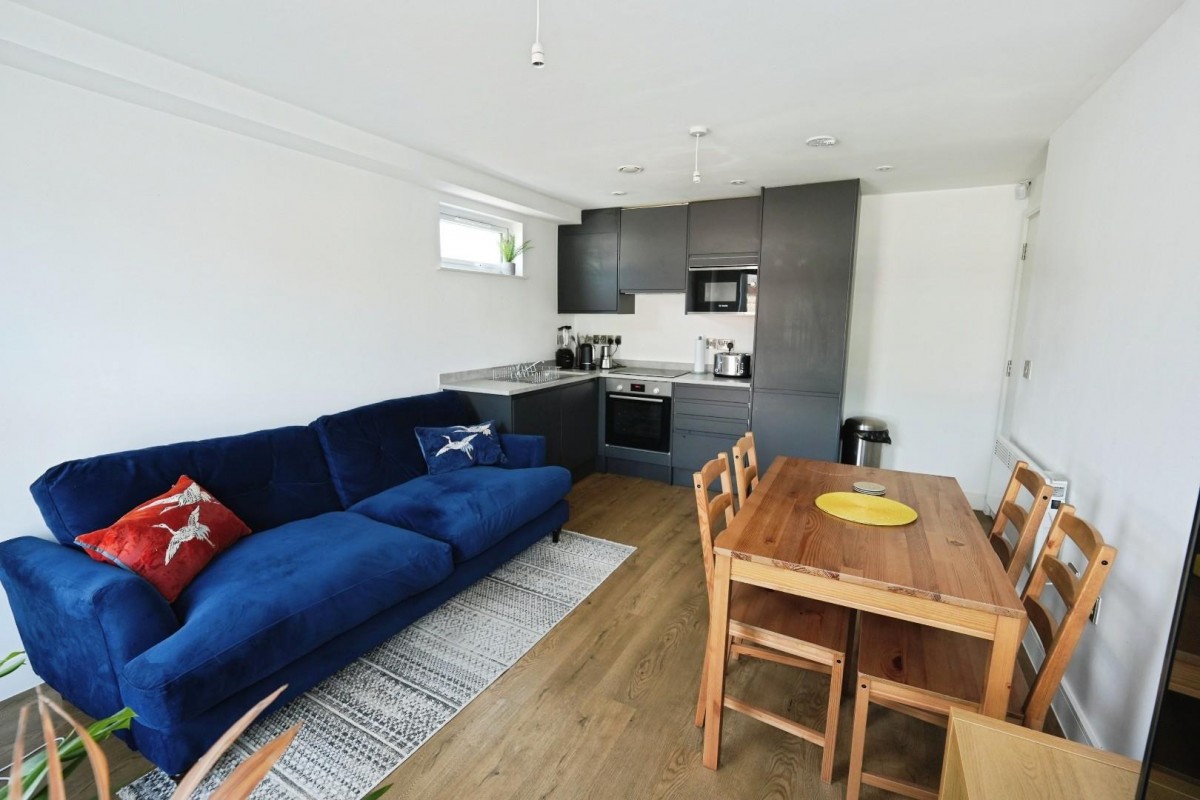393, Palatine Road
