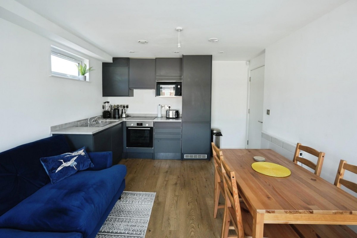 393, Palatine Road