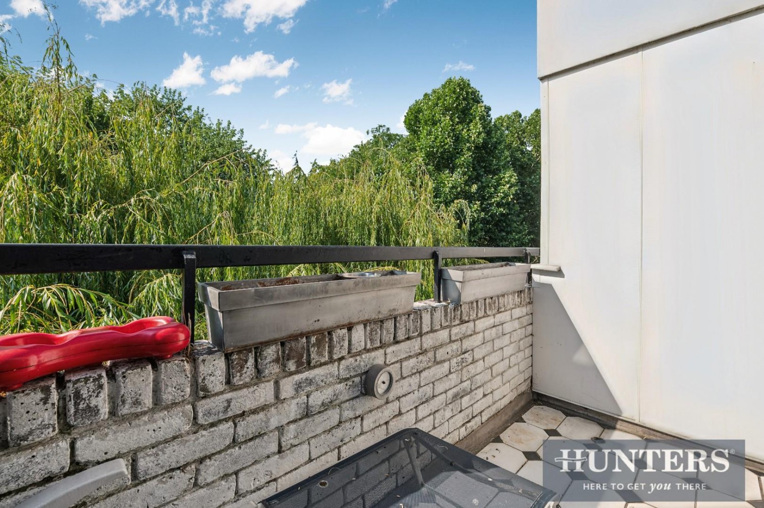 2 bedroom Flat for sale in Augustus Close, Brentford
