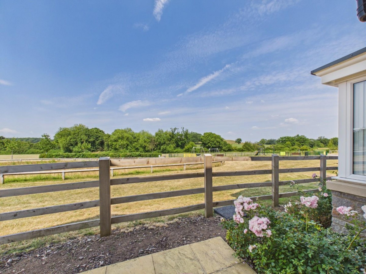 Anstey Gardens, Falfield, Wotton-Under-Edge