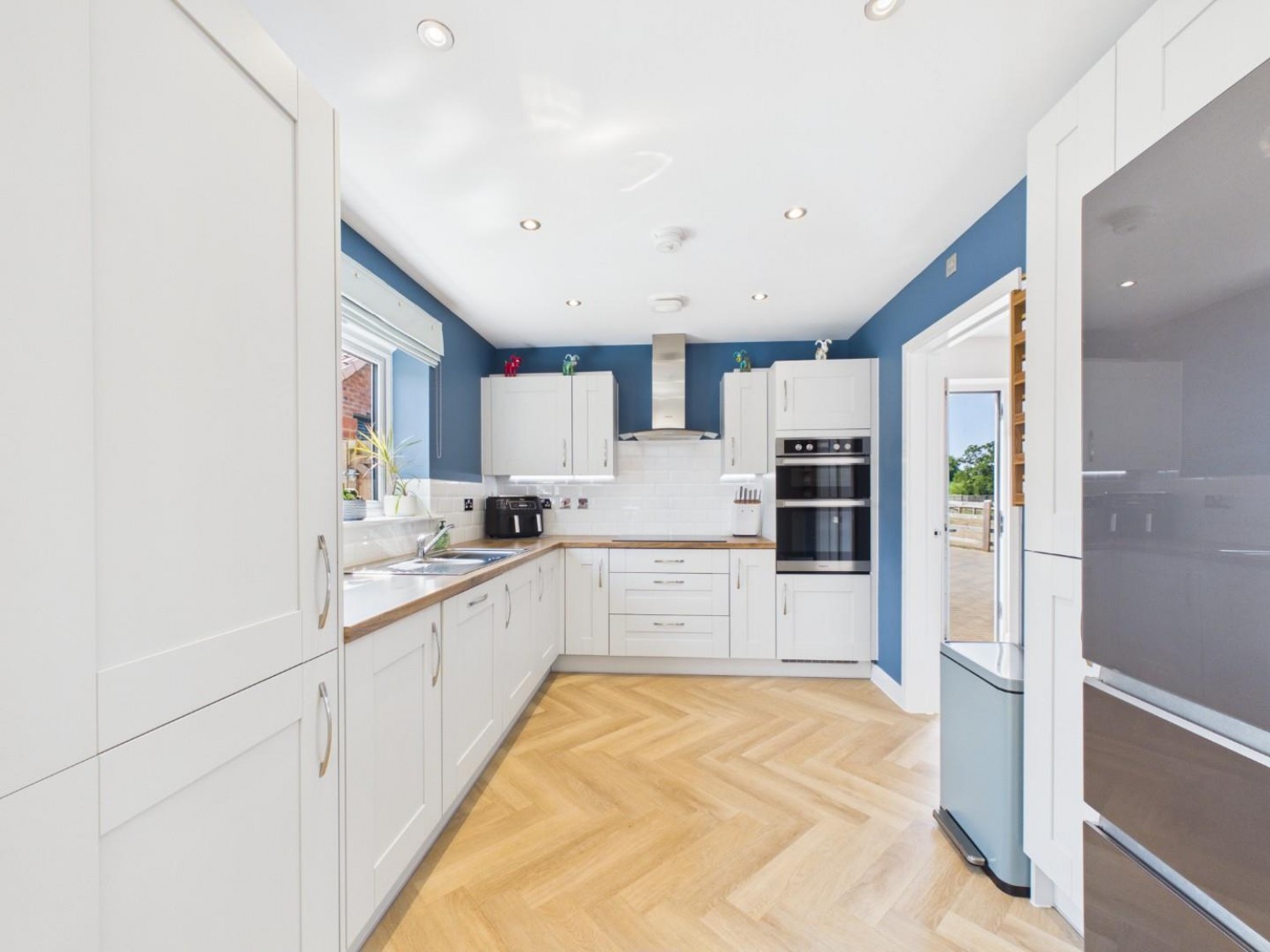 4 bedroom House for sale in Anstey Gardens, Falfield, Wotton-Under-Edge