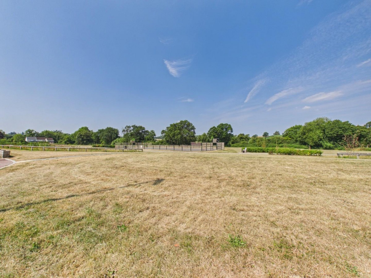 Anstey Gardens, Falfield, Wotton-Under-Edge