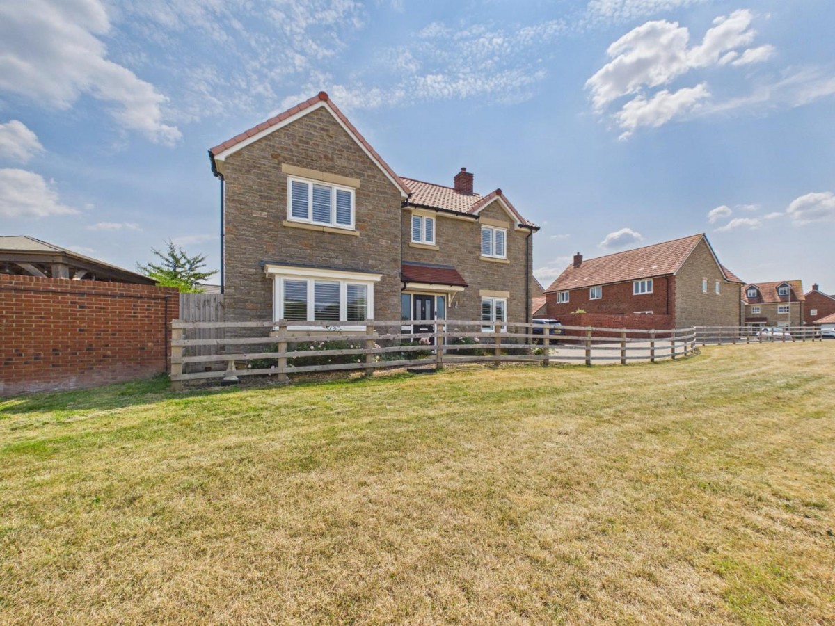 Anstey Gardens, Falfield, Wotton-Under-Edge