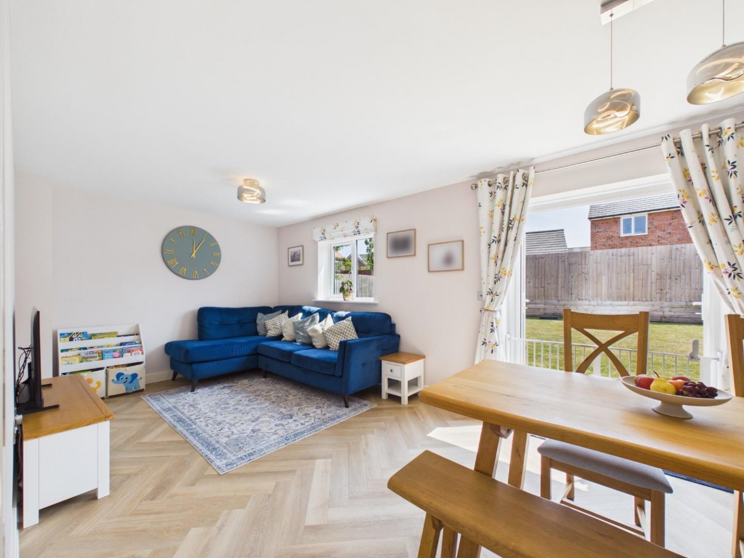 4 bedroom House for sale in Anstey Gardens, Falfield, Wotton-Under-Edge