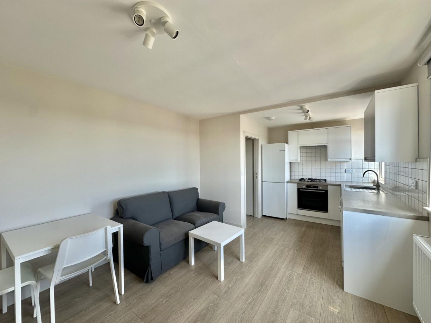 1 bedroom Flat to let in Long Lane, Hillingdon, Uxbridge