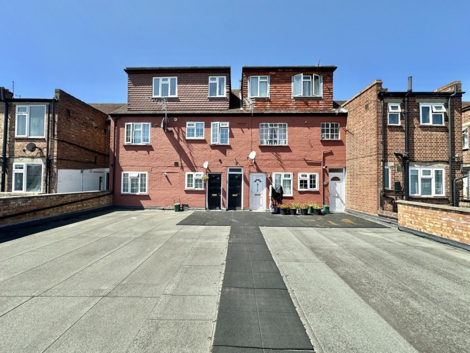 1 bedroom Flat to let in Long Lane, Hillingdon, Uxbridge