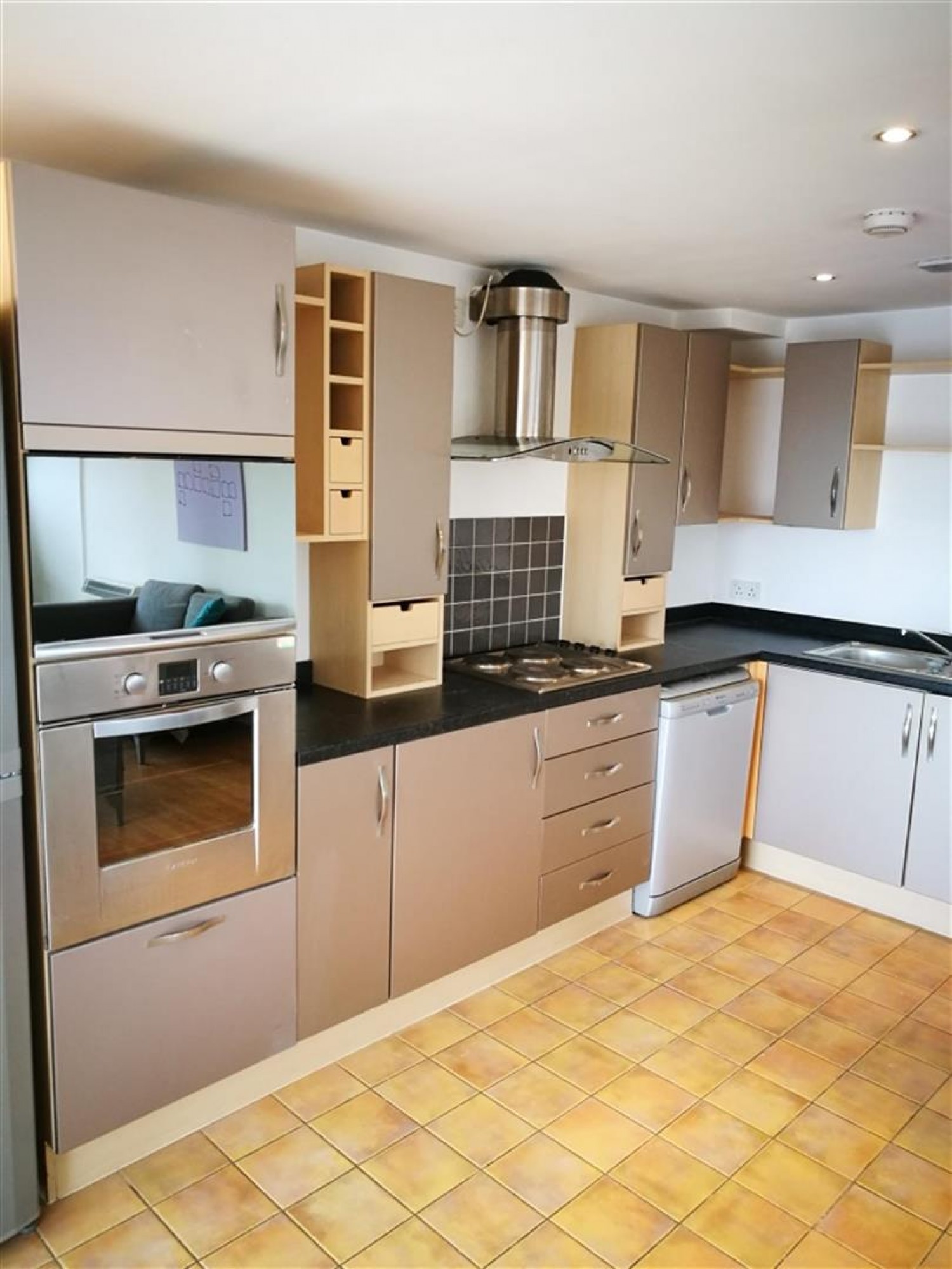 2 bedroom Flat to let in W3, Whitworth Street West, Greater Manchester, M1 5ED