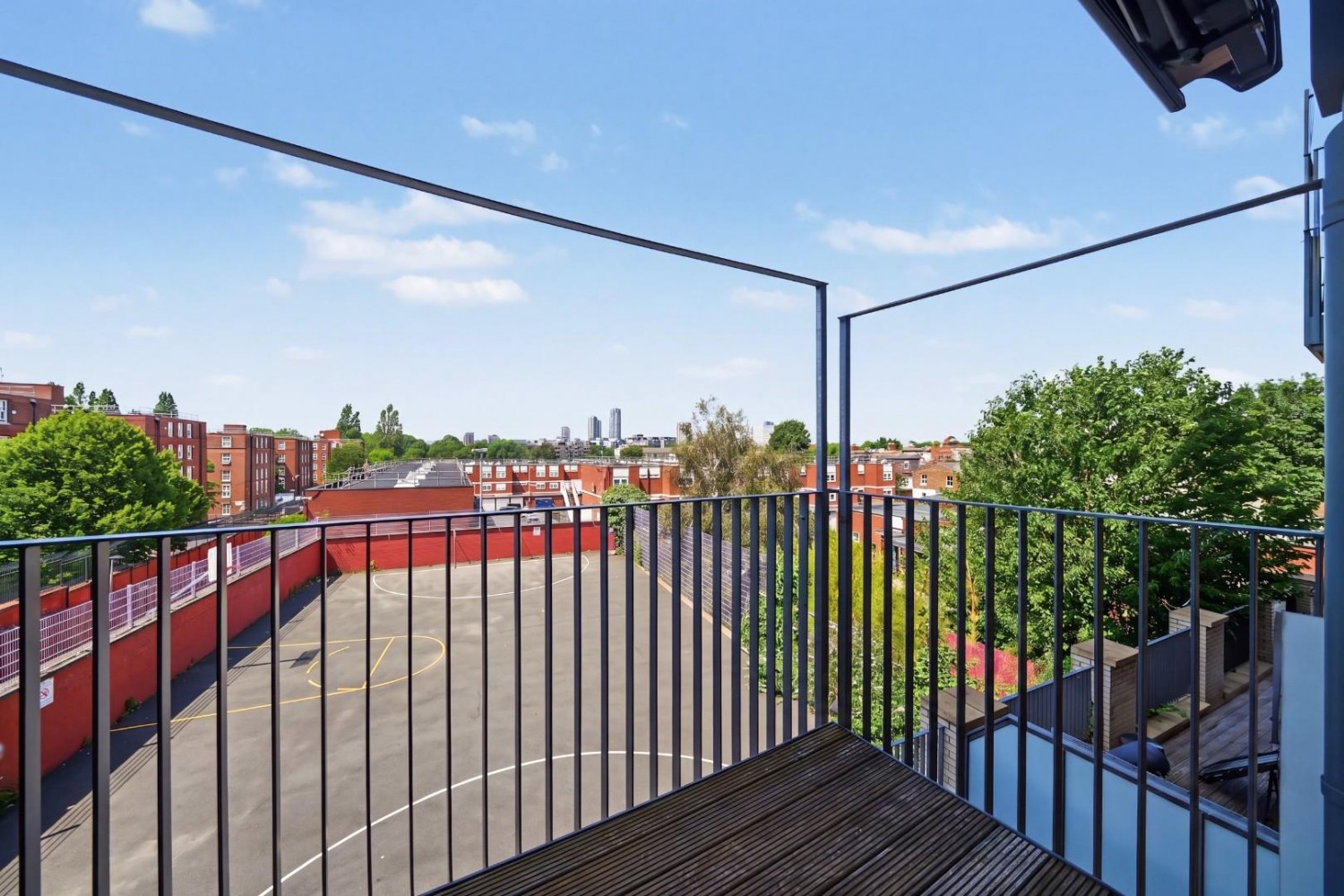 1 bedroom Flat for sale in Stamford Hill, London, N16