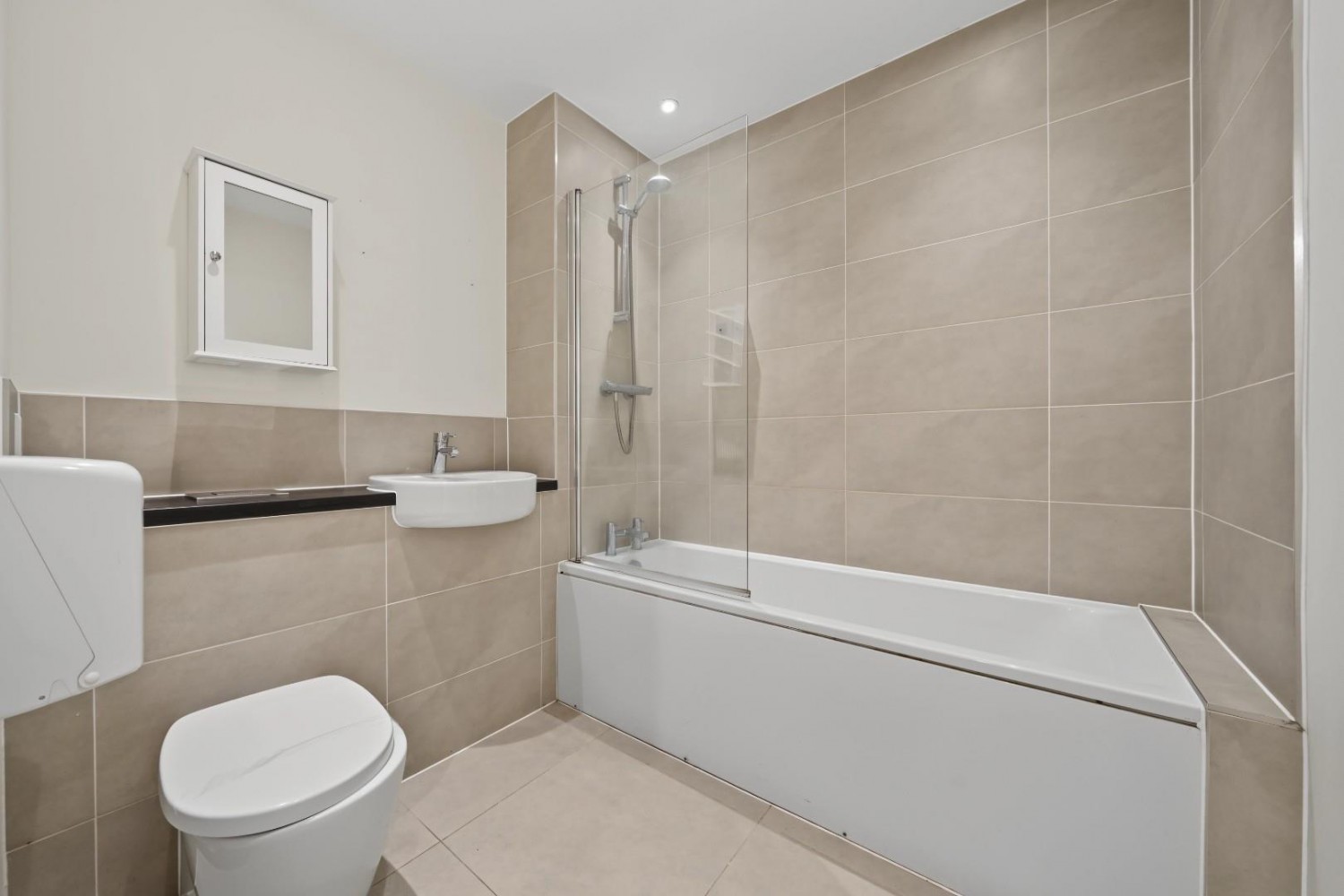 1 bedroom Flat for sale in Stamford Hill, London, N16