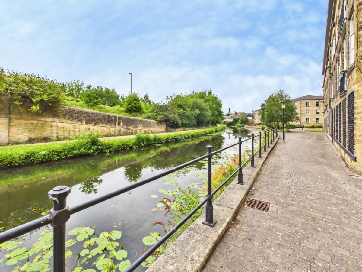 Britannia Wharf, Bingley