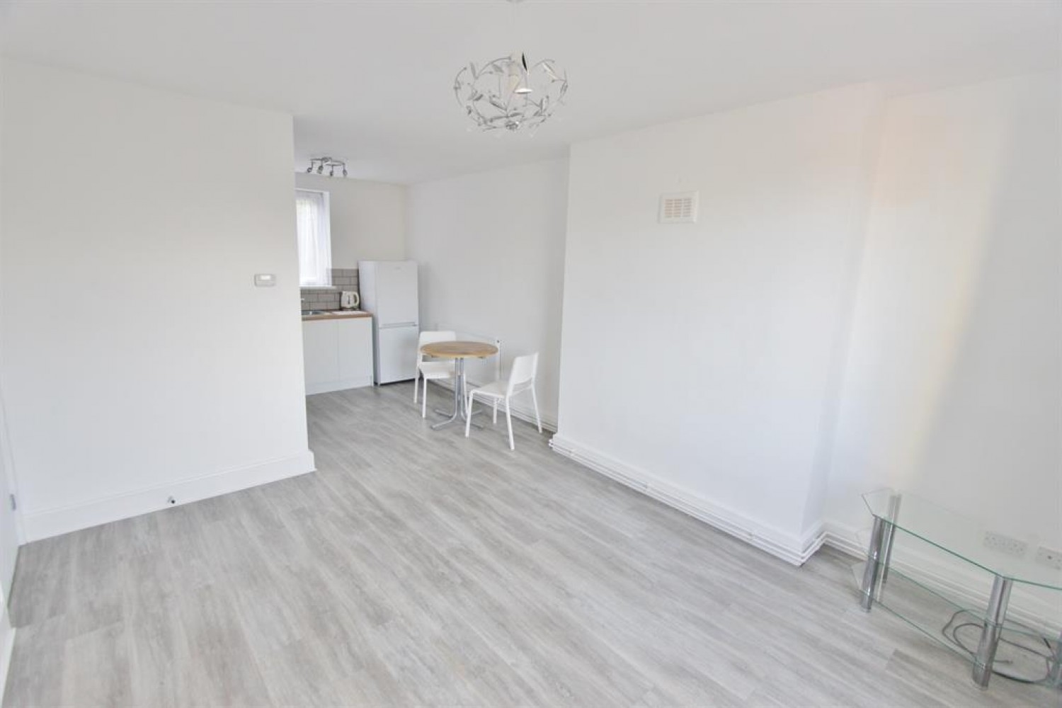 2 bedroom Flat to let in Old Street, Sheffield, S2 5PR