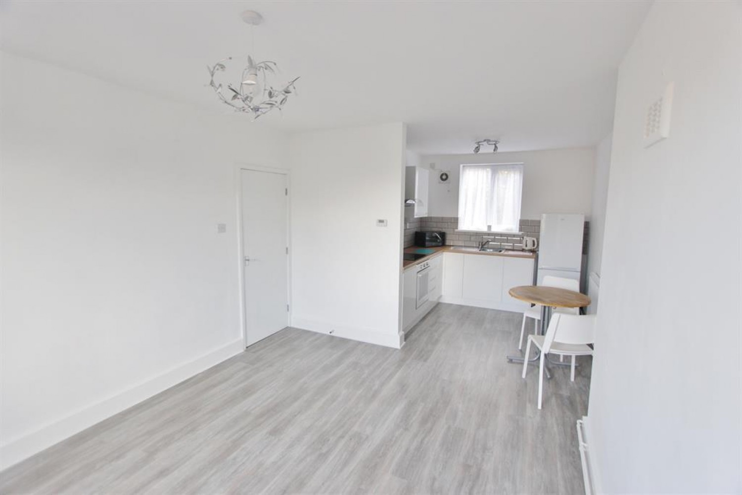 2 bedroom Flat to let in Old Street, Sheffield, S2 5PR