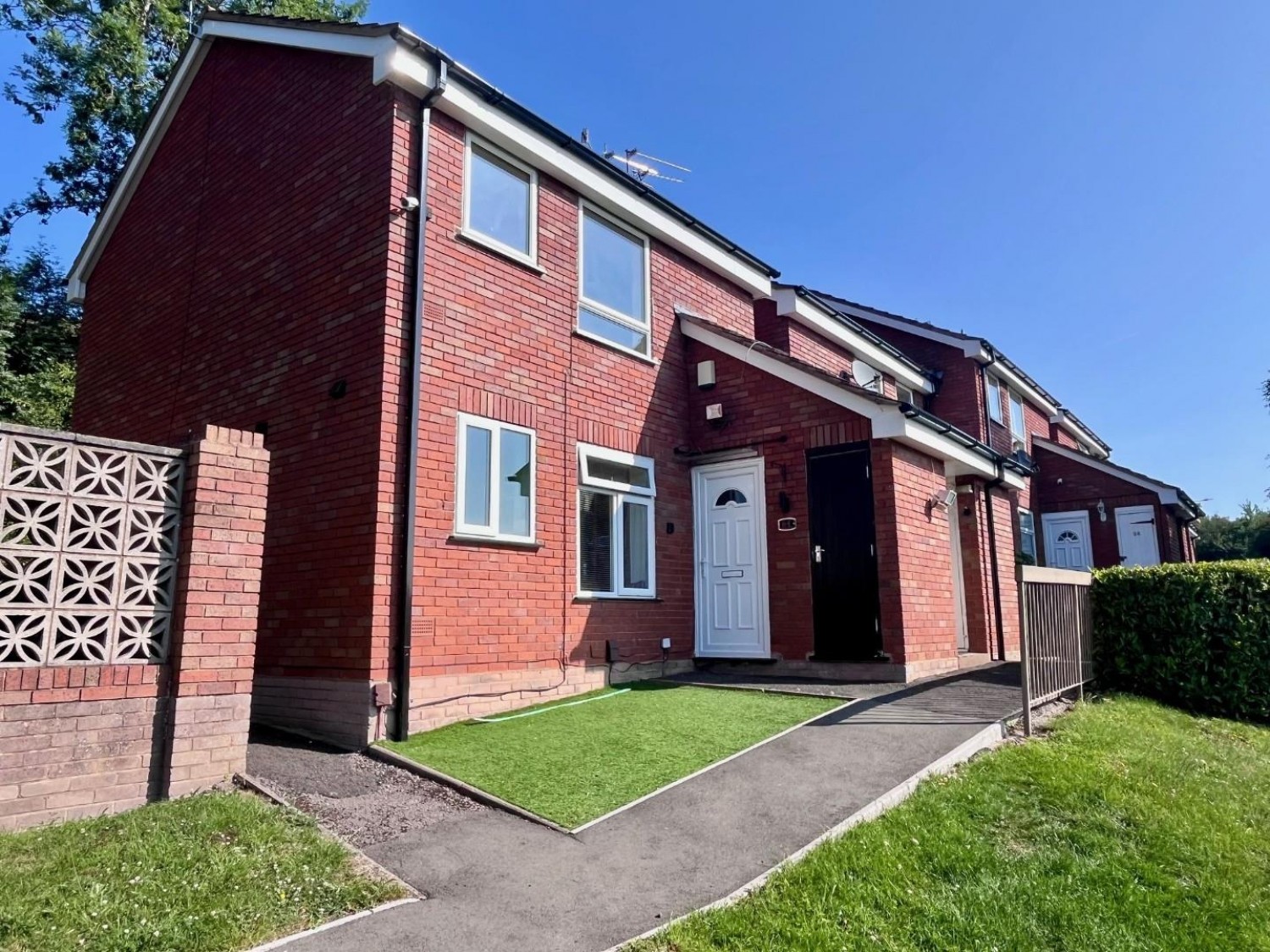 1 bedroom Flat to let in Bagleys Road, Brierley Hill