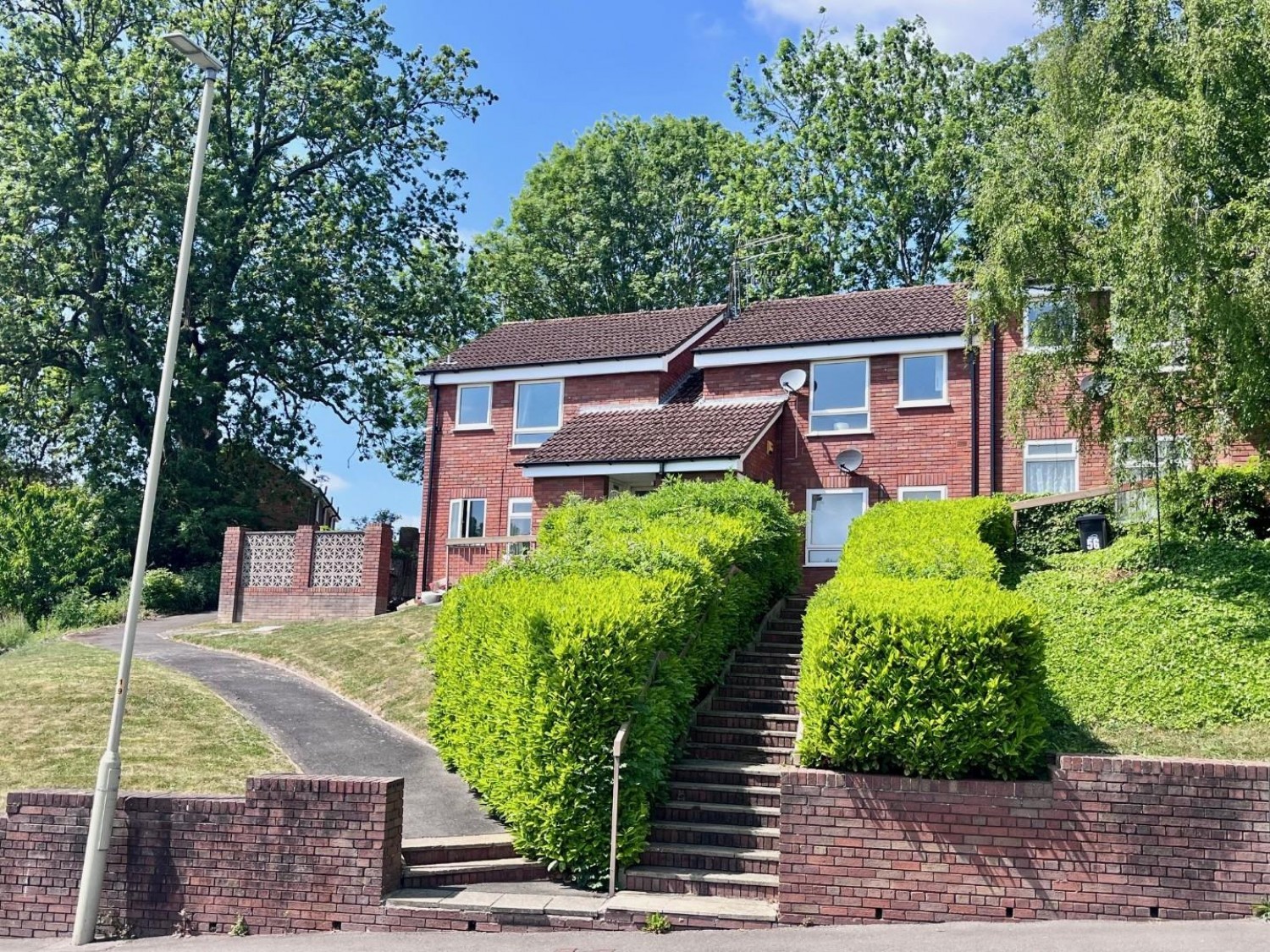 1 bedroom Flat to let in Bagleys Road, Brierley Hill