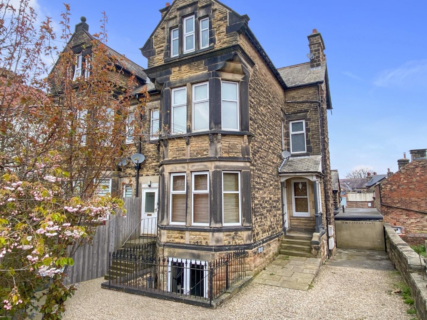 1 bedroom Flat to let in West Cliffe Grove, Harrogate