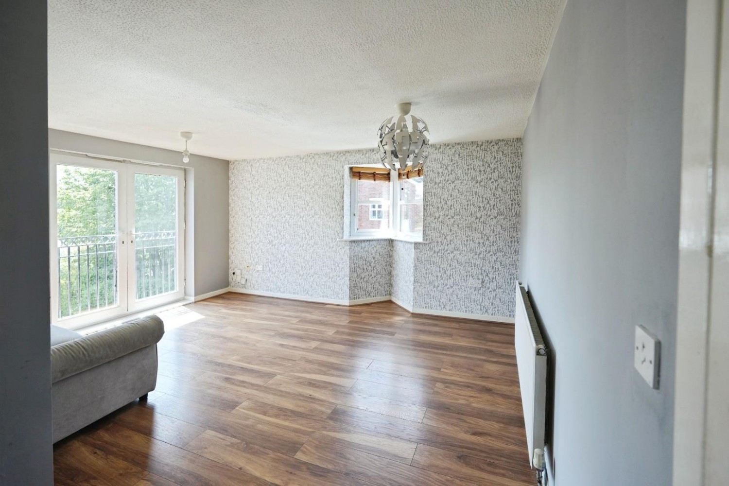 2 bedroom Flat for sale in Hall Lane, Manchester, M23 1DL