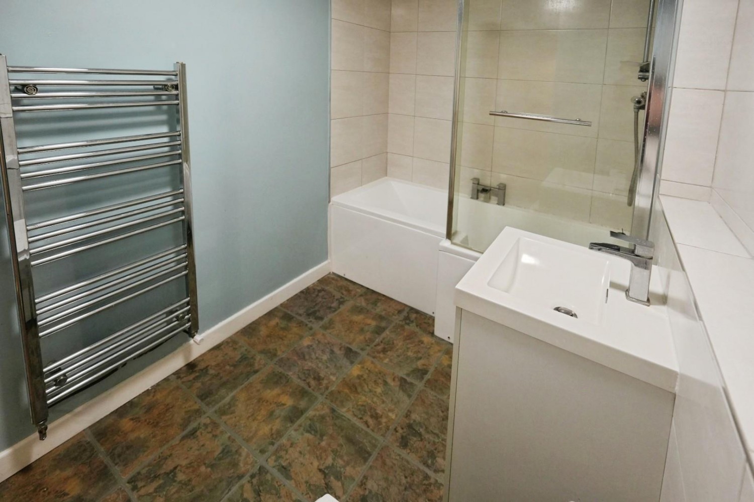 2 bedroom Flat for sale in Hall Lane, Manchester, M23 1DL
